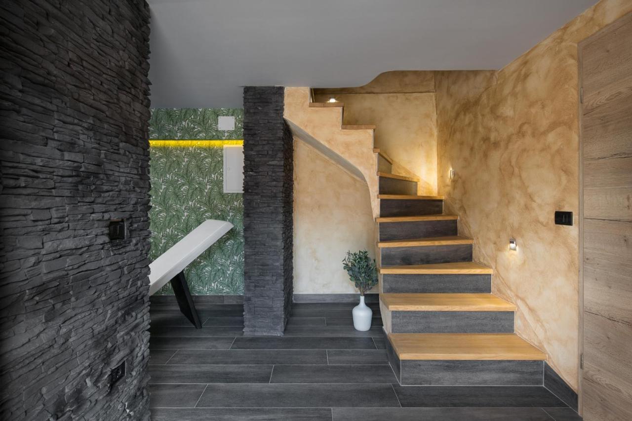 Villa Vesna With Sauna, Hot Tub Potpićan Εξωτερικό φωτογραφία