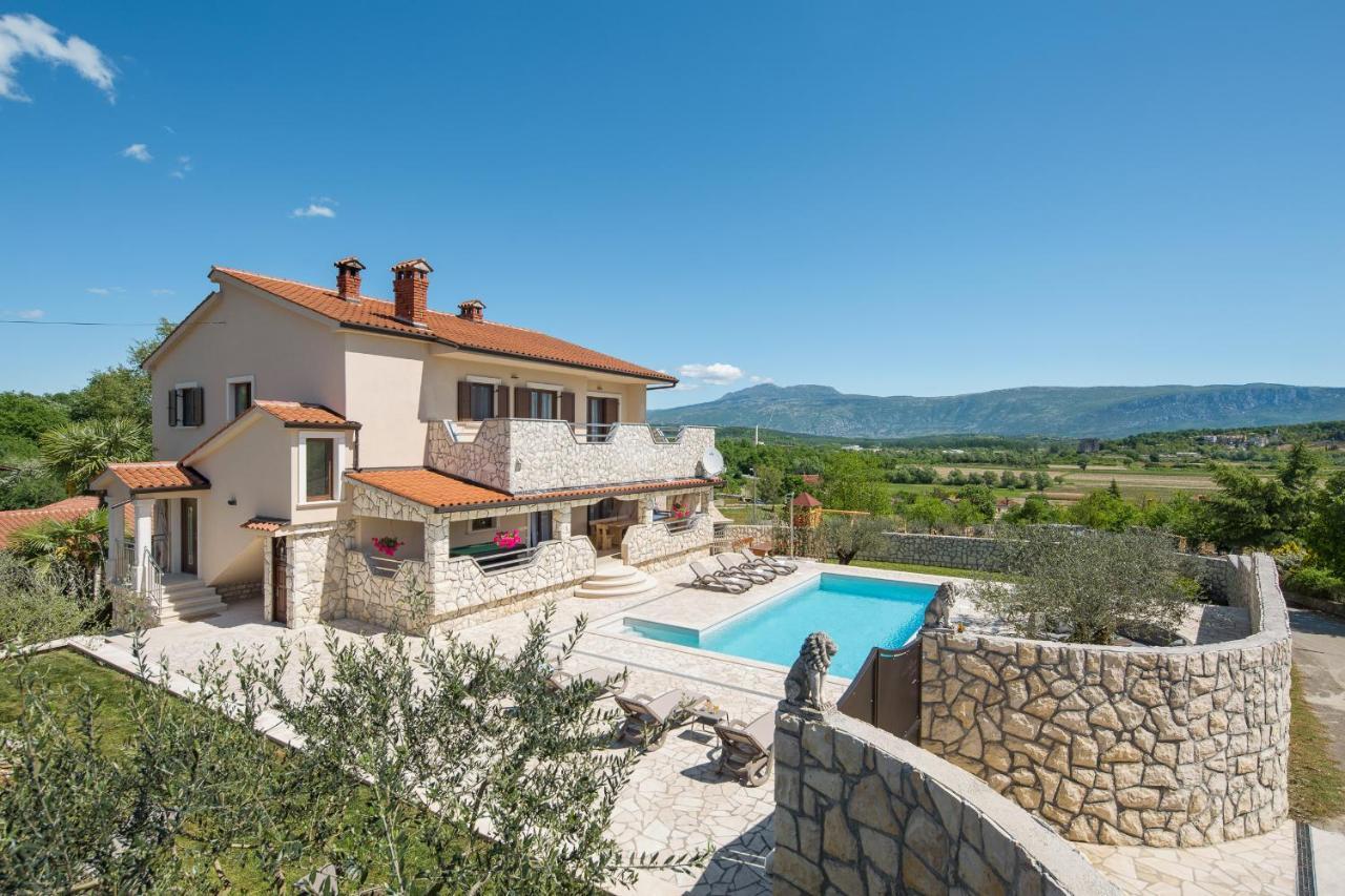 Villa Vesna With Sauna, Hot Tub Potpićan Εξωτερικό φωτογραφία