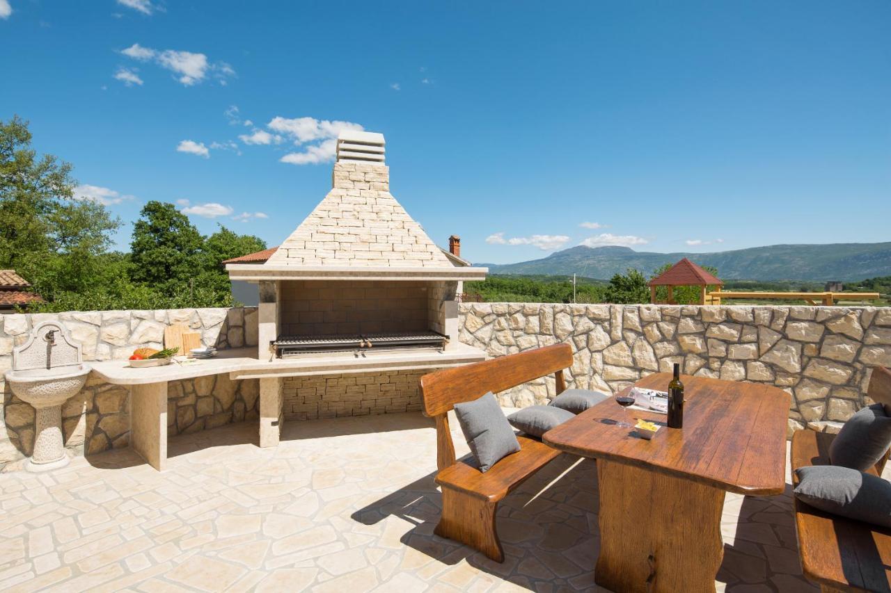 Villa Vesna With Sauna, Hot Tub Potpićan Εξωτερικό φωτογραφία